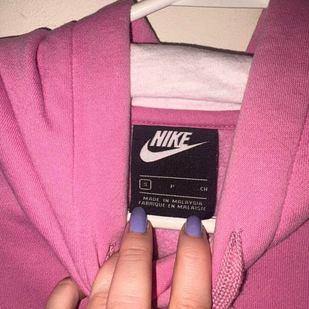 Nike Women's Pink and Purple Hoodie - Picture 4 of 4
